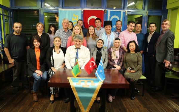 İngiltere'deki Türk Dünyası bir 'platform' şemsiyesi altında
