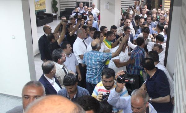 Şanlıurfa Büyükşehir Belediye Başkanı Ak Partili Çiftçi'ye silahlı saldırı (3)