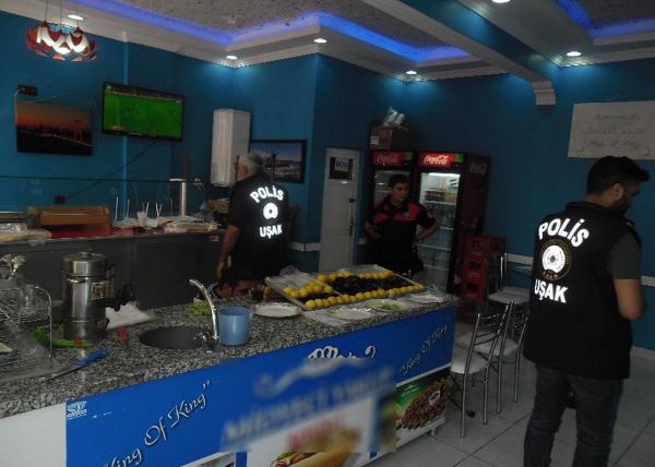 Uşak polisi okul çevresindeki işletmeleri denetledi