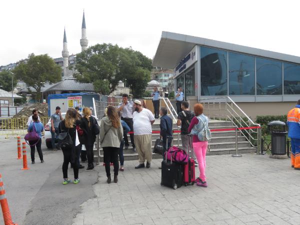 Marmaray 20 dakika durdu