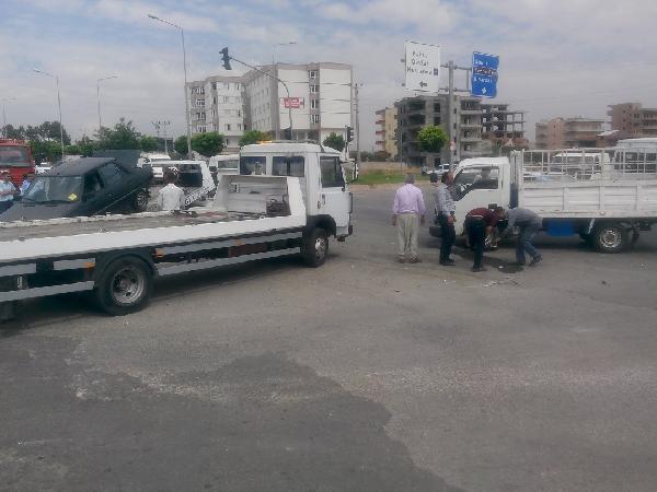Kahta'da otomobil ile kamyonet çarpıştı: 6 yaralı