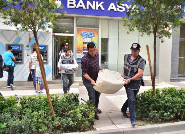 Bank Asya Manisa Şubesi'nde arama (2)