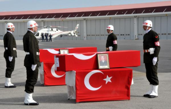 Şemdinli şehitleri törenle uğurlandı