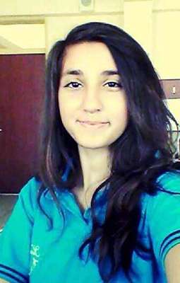 Liseli Büşra, köpeklerden kaçarken düşüp öldü
