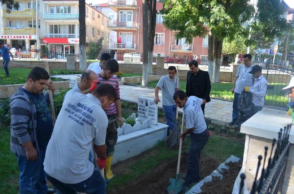 Kula 13'üncü şehidini uğurluyor (2)