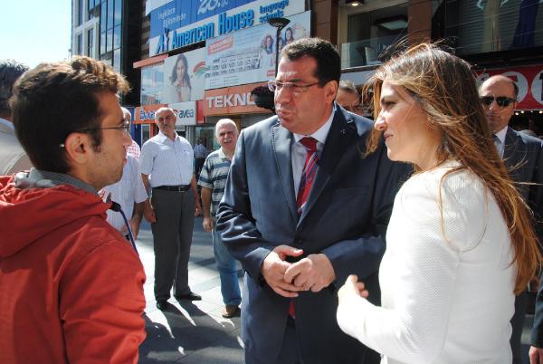 İzmir'de MHP'li adaylardan zeybekli start