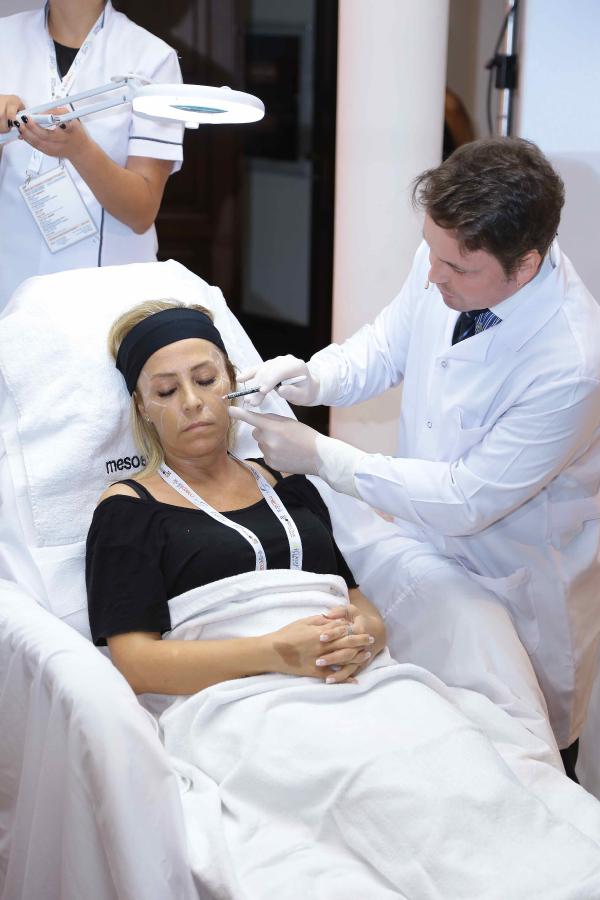 Dünyaca ünlü dermatolog ve estetik cerrahlar İstanbul’da