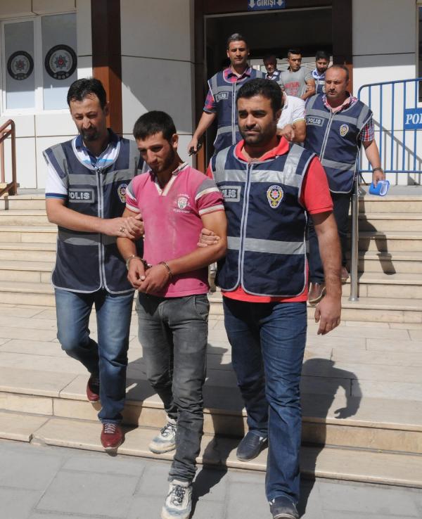 Gaziantep’te anne ve kızına fuhuş yaptıran 3 Suriyeli gözaltına alındı