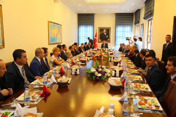 Kurtulmuş: İşçilerin bu süreçte bırakılması Türkiye için önemli bir başarıdır (2)