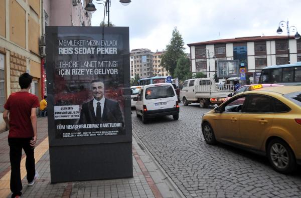 Rize'de 'teröre lanet' mitingine Sedat Peker afişli davet