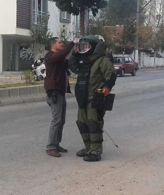 Refüje bırakılan uydu alıcısı korkuttu