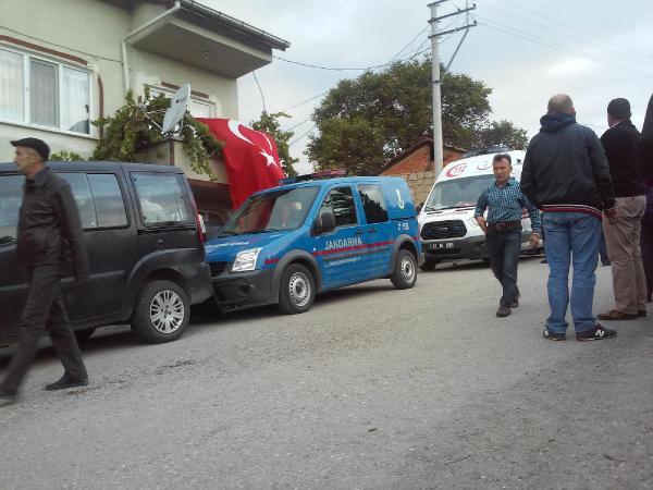 Tavşanlı şehidine ağlıyor (2)
