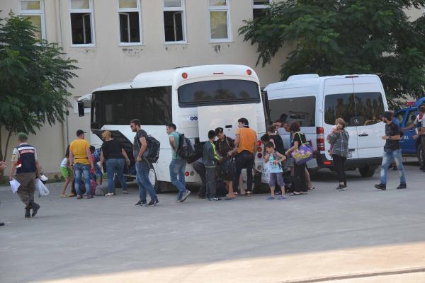 Dalaman'da kaçakları taşıyan tekne battı