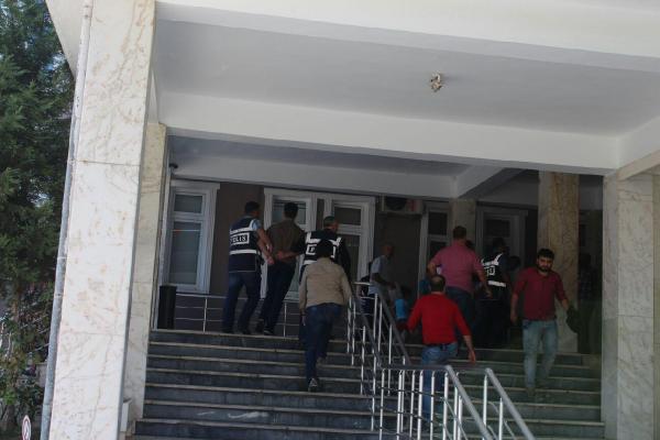 Bankadan 43 bin lira çalan soyguncular tutuklandı