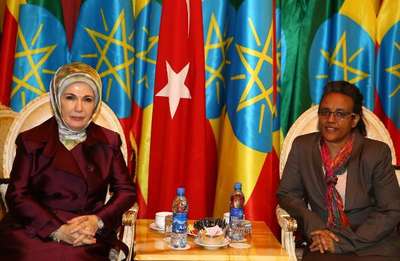 Emine Erdoğan, Afrika’da sivil toplum kuruluşu temsilcileri ile buluştu