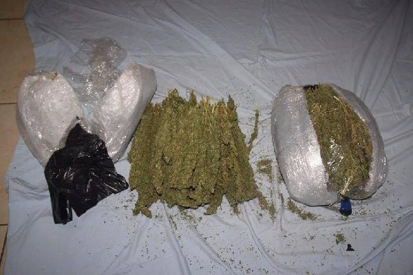 Elazığ'da yolcu treninin tuvaletinde 20 kilo esrar bulundu
