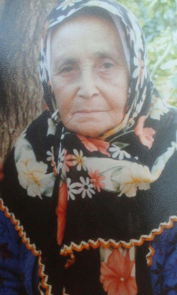 Yaşlı kadın evinin balkonuna kendini astı