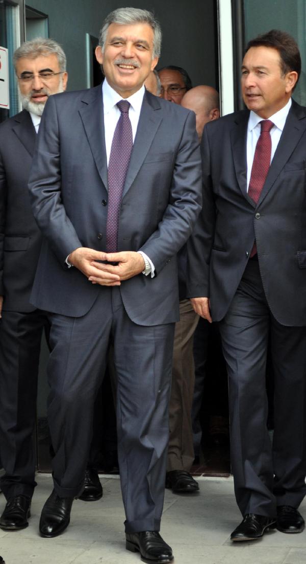 Abdullah Gül: Gazeteciye saldırı tasvip edilemez, yapanlar mutlaka cezalandırılmalı