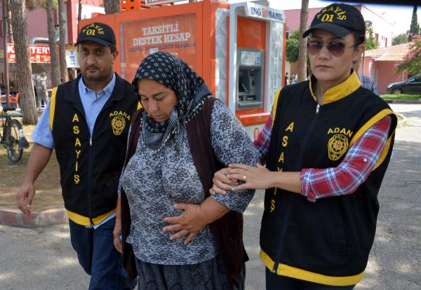 Cüzdan çalan yankesici kadın yakalandı