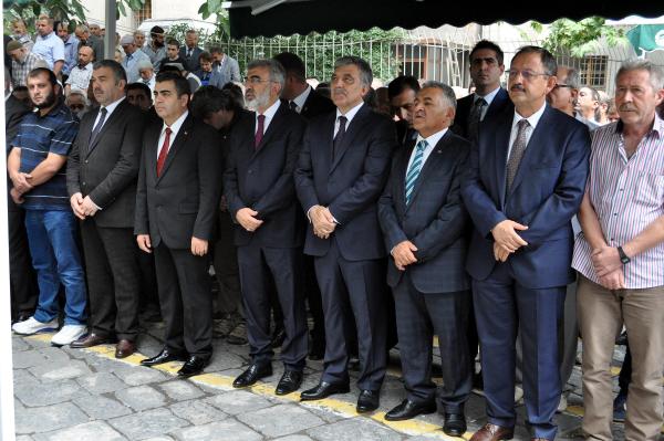 Abdullah Gül: Gazeteciye saldırı tasvip edilemez, yapanlar mutlaka cezalandırılmalı (2)