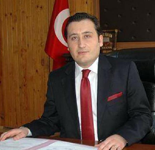 Güroymak Kaymakamının makam aracına konan bomba son anda fark edildi