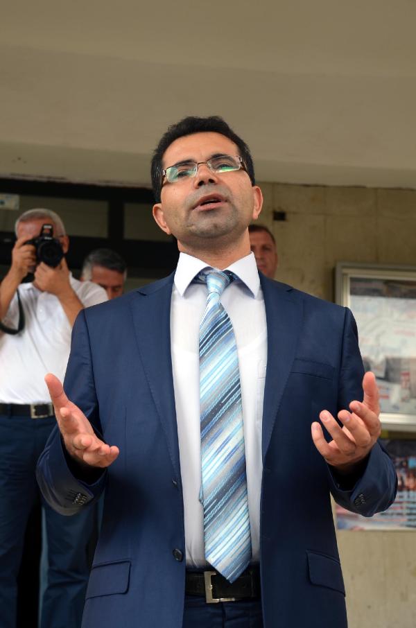 Milli Eğitim Bakanı, telefonuna yanıt vermeyen müdürü görevden aldı iddiası