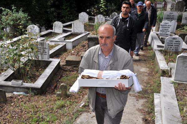 Kazada ölen tüp ikizlerden Doğa bebek toprağa verildi