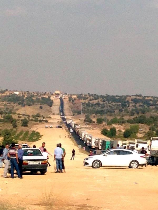Mardin'de yol kesen PKK'lı teröristler, polisle çatıştı
