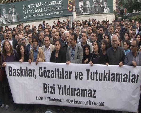HDP'liler polis operasyonunu protesto etti