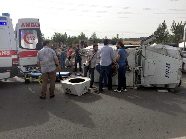 Diyarbakır'da zırhlı polis aracı takla attı, 3 polis yaralandı