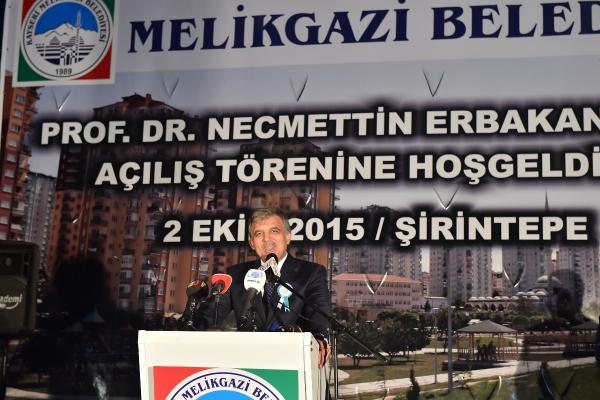 Abdullah Gül: Bizleri siyasete Erbakan hoca kazandırdı