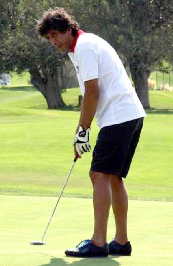 Ünlü iş adamı golf oynarken hastanelik oldu
