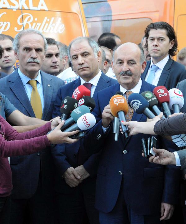 Bakan Müezzinoğlu Bursalılar'la birlikte sağlıklı yaşam için bisiklet kullandı (2)