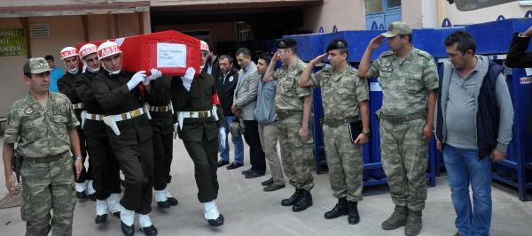 Kazada ağır yaralanan teğmen şehit oldu