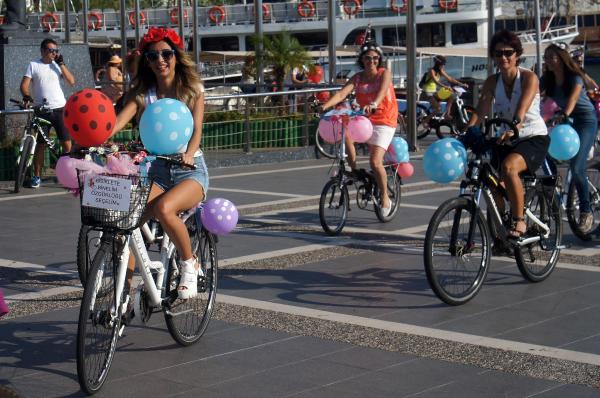'Süslü Kadınlar', Marmaris'te pedal çevirdi