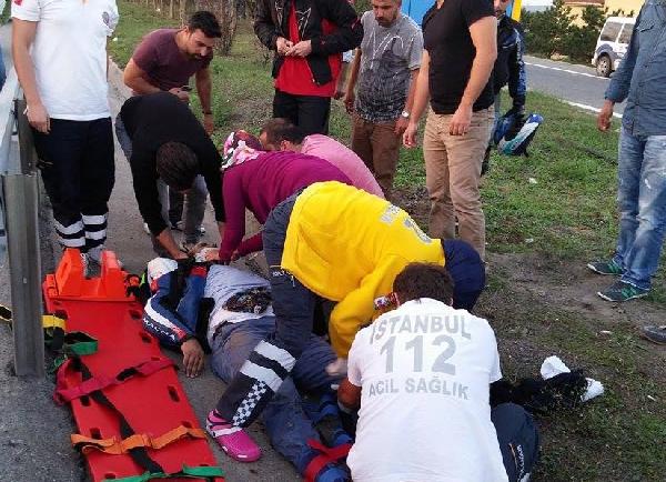 TEM'de bariyerlere çarpan motosikletlinin ayakları koptu