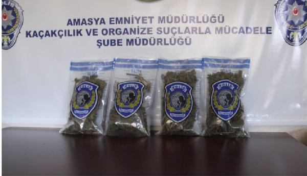 Ormanlık alanda 4 poşet içinde esrar bulundu