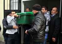 GÜVERCİNİ KURTARMAK İSTERKEN AKIMA KAPILIP ÖLDÜ