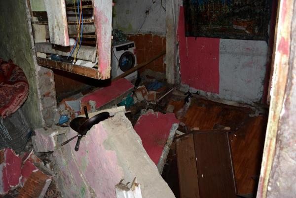 Karabük'te tek katlı ev çöktü: 2 yaralı