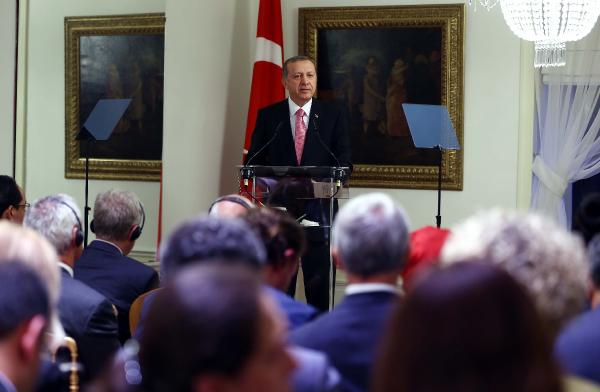 Cumhurbaşkanı Erdoğan, "Suriye'de rejimin değişmesini sağlayacak bir kontrollü geçiş süreci gerekli"