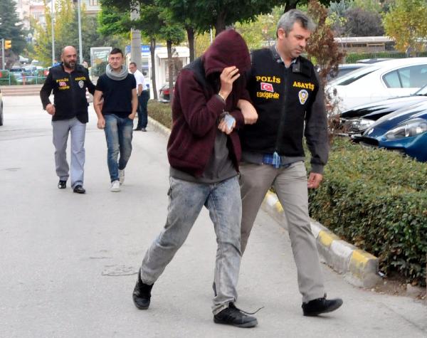 Eskişehir'den çaldıkları kamyonetle Polatlı'da yakalandılar