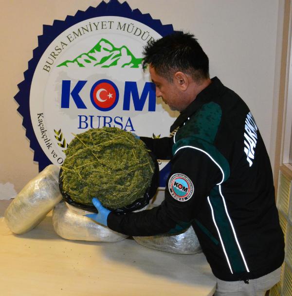 Bursa’da otomobilde 9 kilo esrar, 1 gözaltı
