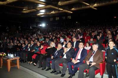 'Diriliş Ertuğrul' ekibi Kayseri'de söyleşiye katıldı