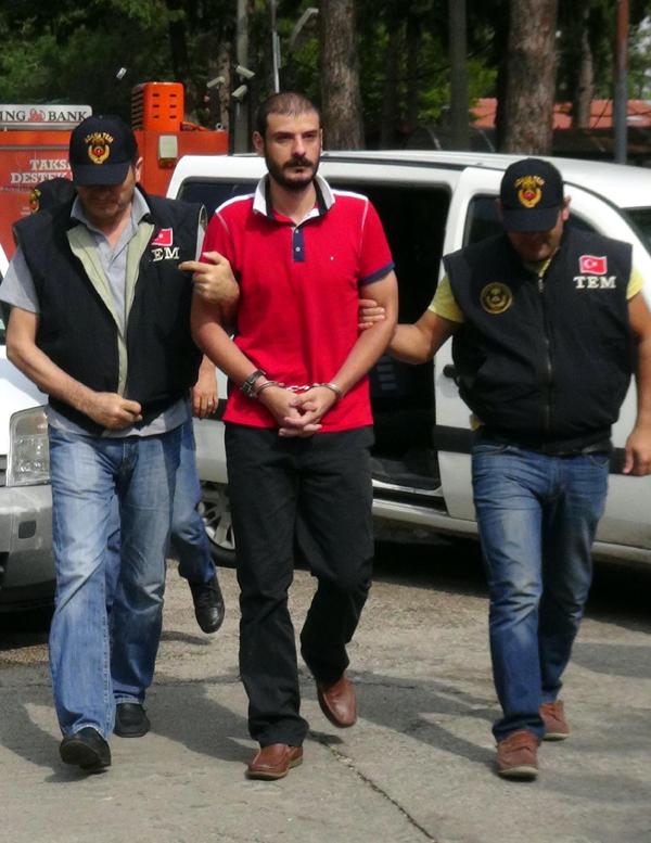 Devlet büyüklerine suikast hazırlığı yapan 2 şüpheliye gözaltı