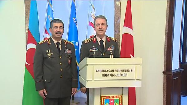 Genelkurmay Başkanı Orgeneral Akar, Azerbaycan Savunma Bakanı Hasanov ile görüştü