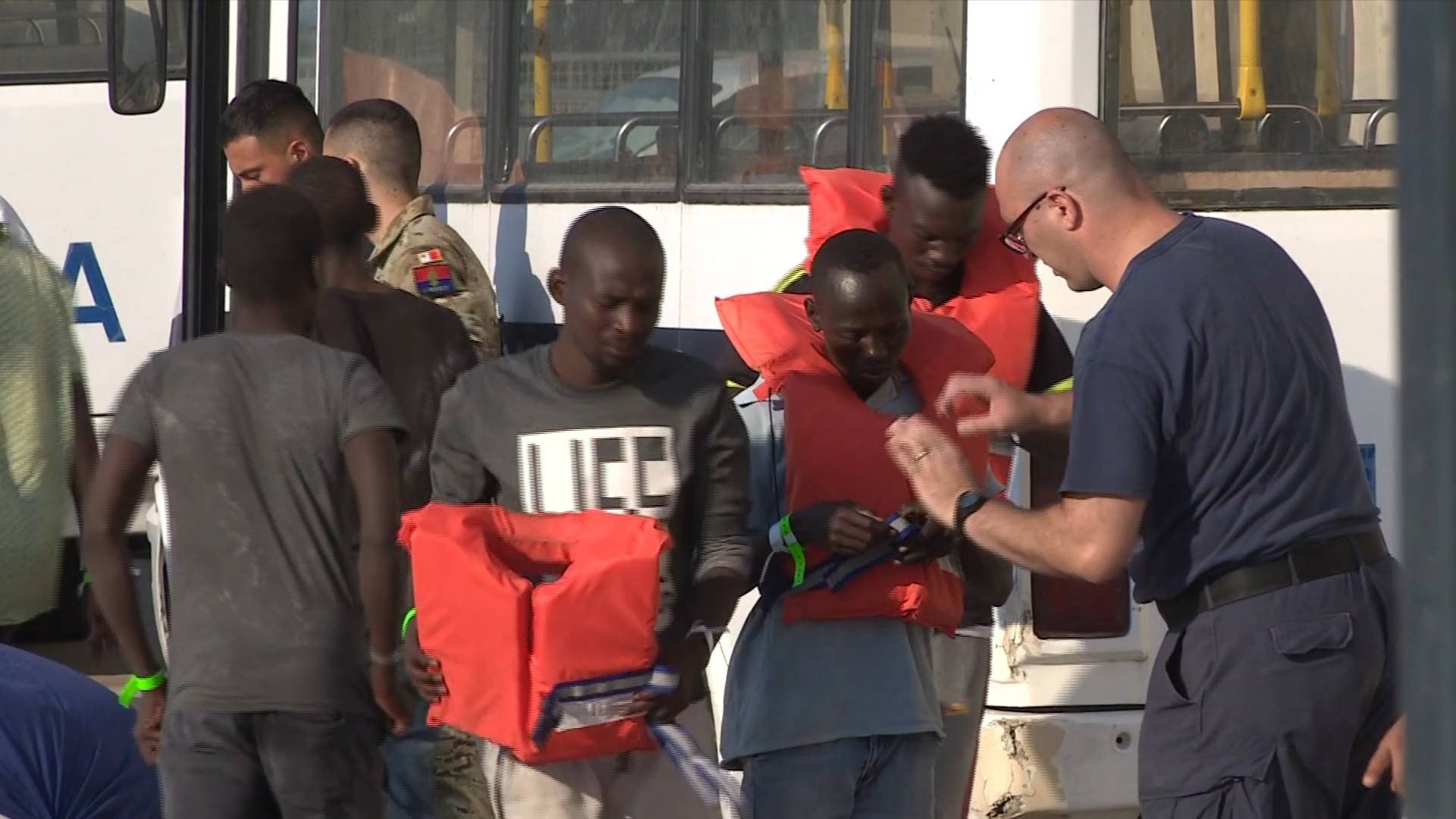 Malta’da 76 göçmen kurtarıldı