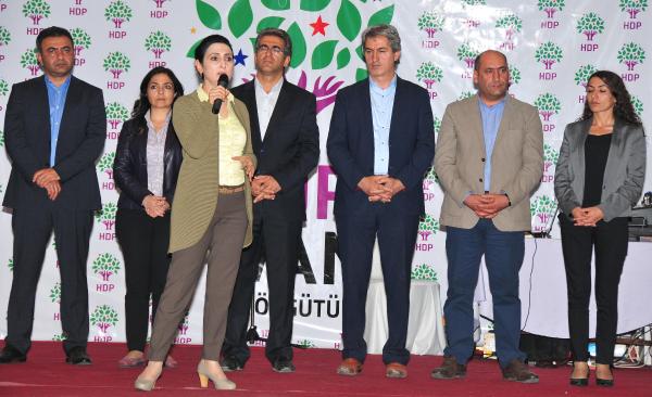HDP Van'da milletvekili adaylarını tanıttı