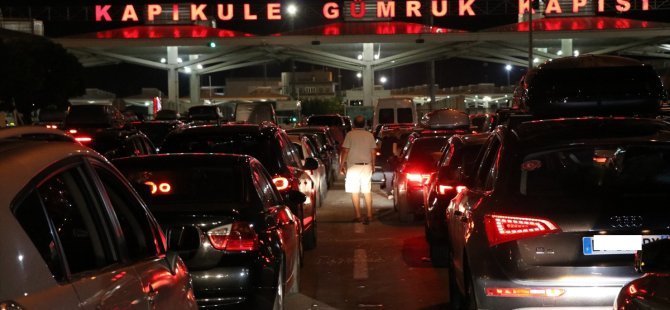 Kapıkule'de kurban yoğunluğu