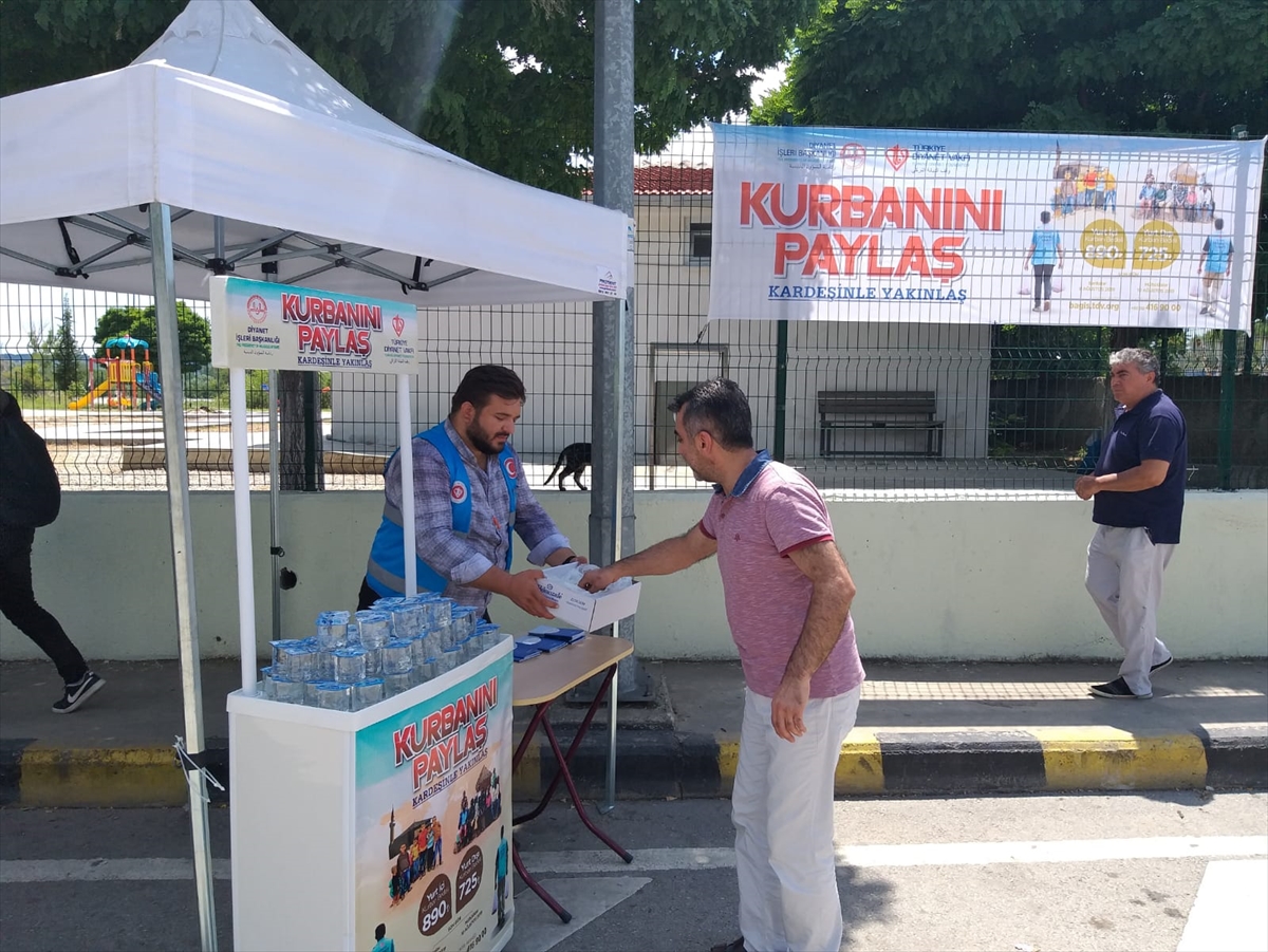 Diyanet'ten kurban bağış standı