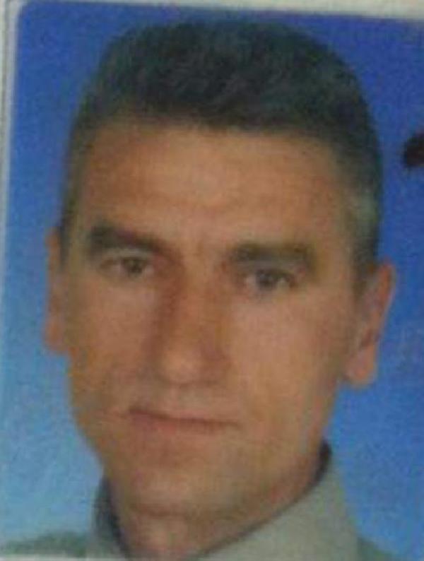 Tadilat yaparken demir kesme makinası boğazını kesti